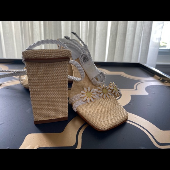 Shoes - Picture 2 of 4